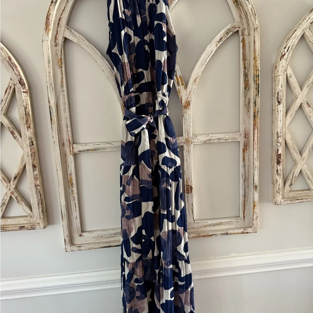 Navy and White Floral Maxi Dress - Picture 6 of 8